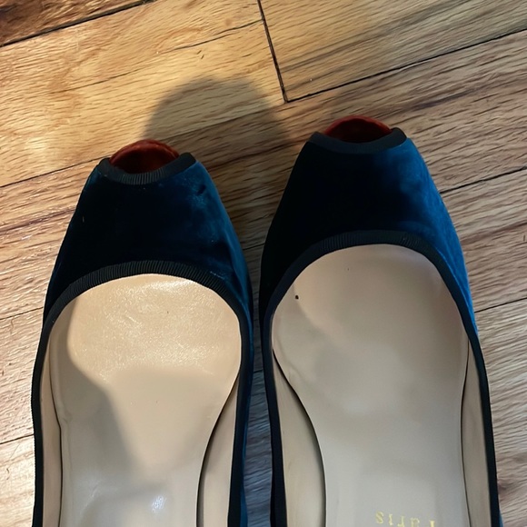 Beautiful velvet platform peep-toe Louboutin. - Picture 12 of 12